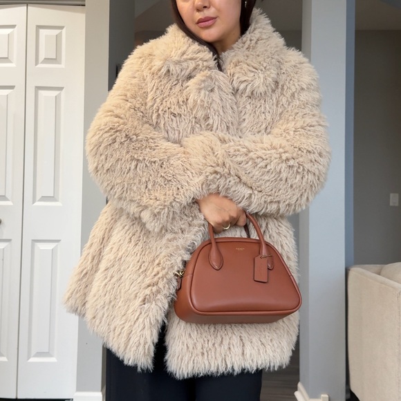 Faux fur coat hm size M - Picture 2 of 3